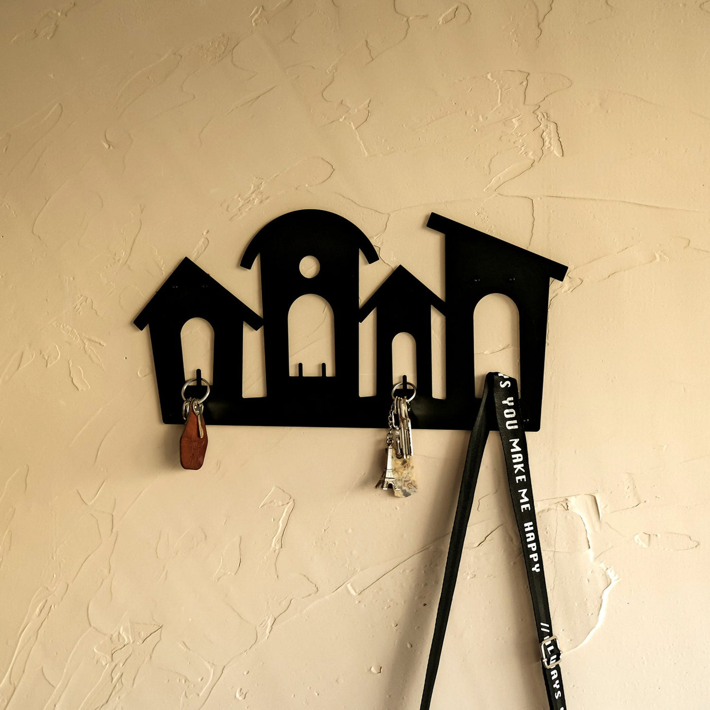 Doghouse Metal Wall Hanger